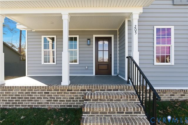 205 Zion Dr, Farmville, VA 23901