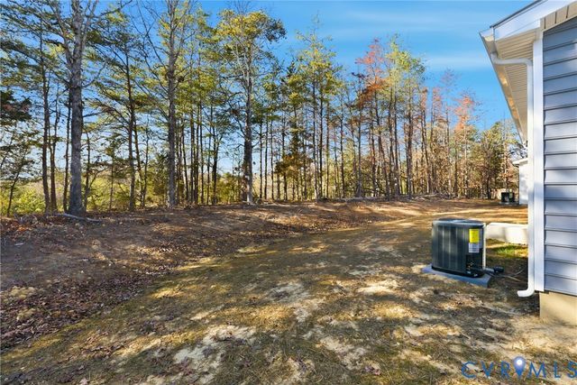 205 Zion Dr, Farmville, VA 23901