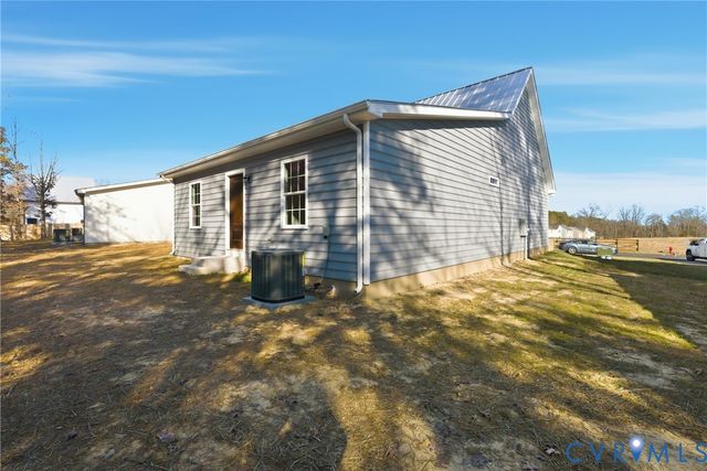 205 Zion Dr, Farmville, VA 23901