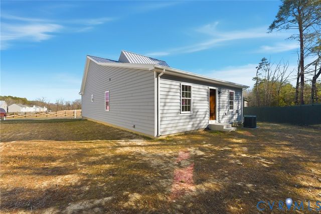 205 Zion Dr, Farmville, VA 23901