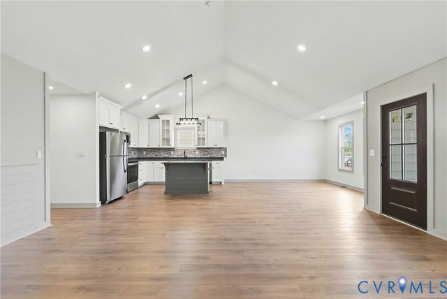 205 Zion Dr, Farmville, VA 23901