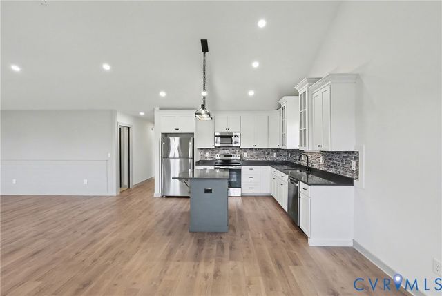 205 Zion Dr, Farmville, VA 23901