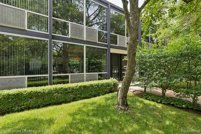 1313 Joliet Place, Detroit, MI 48207