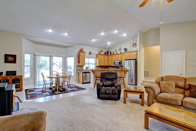 10538 Rock Hill Rd, Rough And Ready, CA 95975