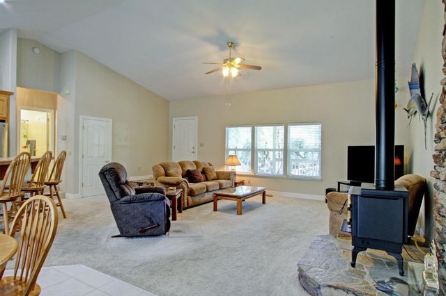 10538 Rock Hill Rd, Rough And Ready, CA 95975