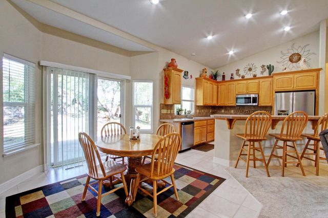 10538 Rock Hill Rd, Rough And Ready, CA 95975