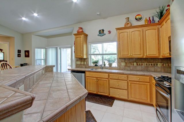 10538 Rock Hill Rd, Rough And Ready, CA 95975