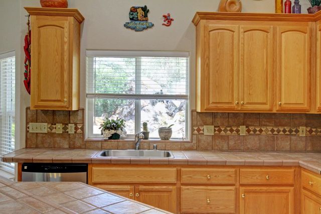 10538 Rock Hill Rd, Rough And Ready, CA 95975