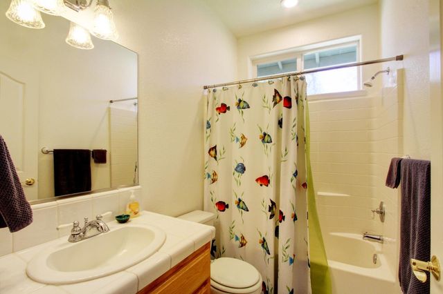 10538 Rock Hill Rd, Rough And Ready, CA 95975