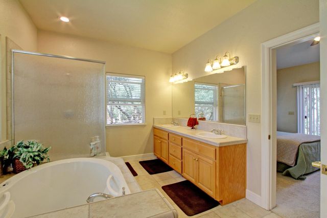 10538 Rock Hill Rd, Rough And Ready, CA 95975