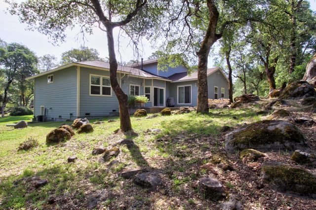 10538 Rock Hill Rd, Rough And Ready, CA 95975