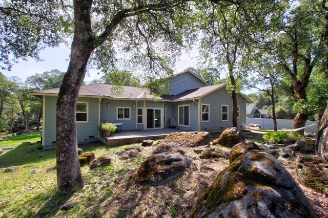 10538 Rock Hill Rd, Rough And Ready, CA 95975