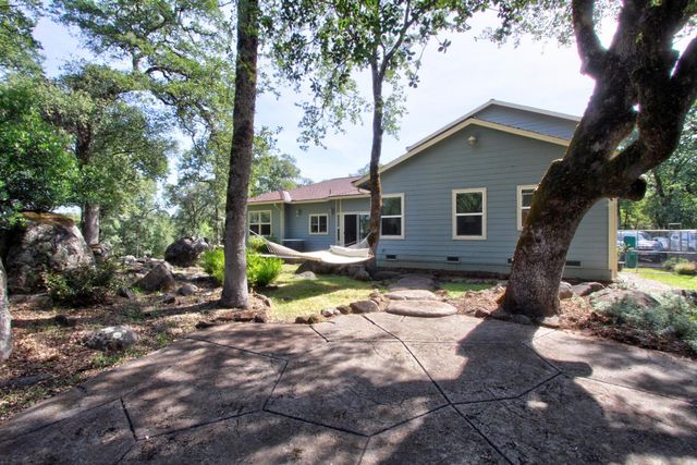 10538 Rock Hill Rd, Rough And Ready, CA 95975