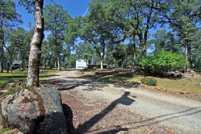 10538 Rock Hill Rd, Rough And Ready, CA 95975