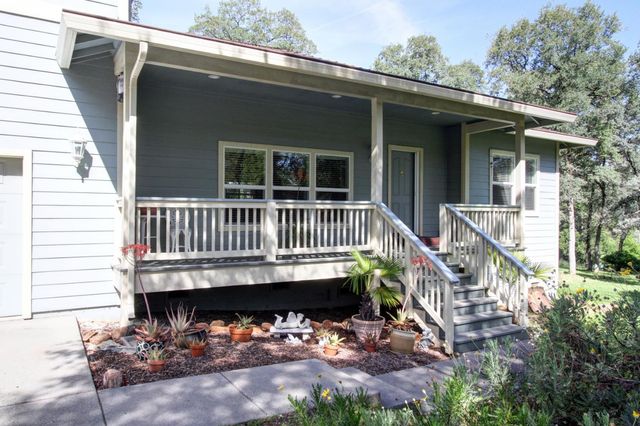10538 Rock Hill Rd, Rough And Ready, CA 95975