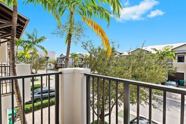 10429 NW 61st Ln, Doral, FL 33178