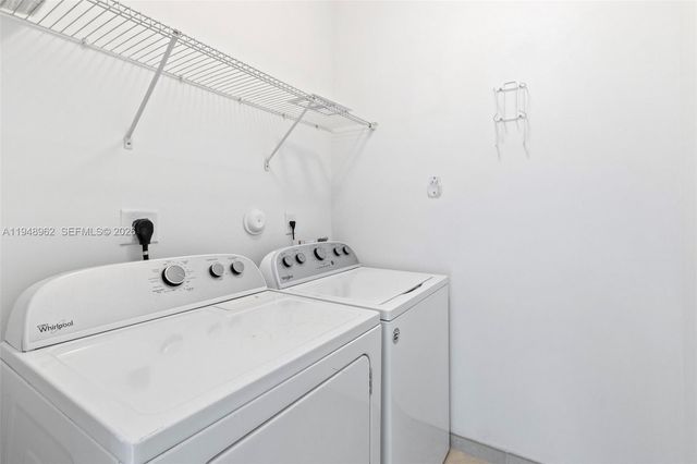 10429 NW 61st Ln, Doral, FL 33178