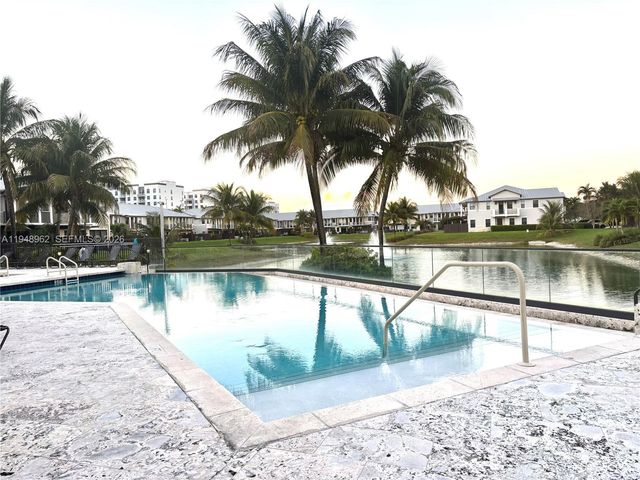 10429 NW 61st Ln, Doral, FL 33178