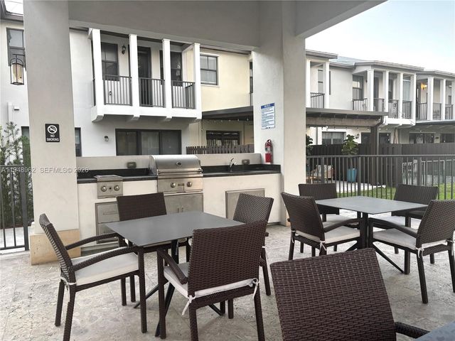 10429 NW 61st Ln, Doral, FL 33178