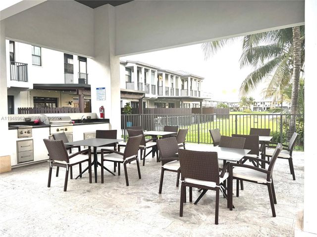 10429 NW 61st Ln, Doral, FL 33178