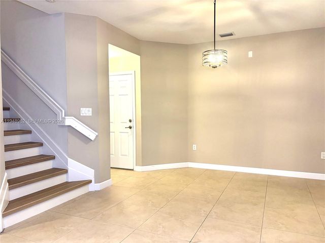 10429 NW 61st Ln, Doral, FL 33178