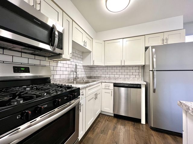 12151 S Western Avenue 2, Blue Island, IL 60406