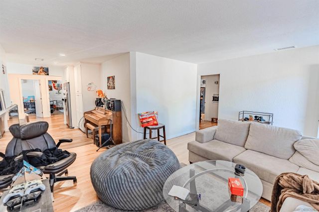 6443 Cleo St, San Diego, CA 92115