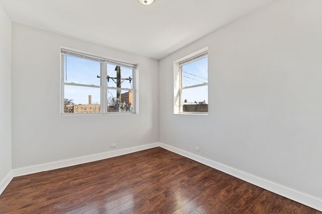 7515 S Essex Avenue 2, Chicago, IL 60649