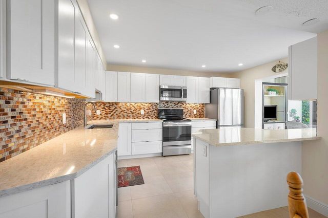 3677 Quail Ridge Drive N Bobwhite B, Boynton Beach, FL 33436