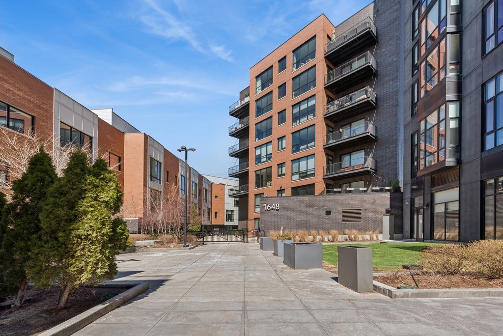 1648 W Division Street 307, Chicago, IL 60622