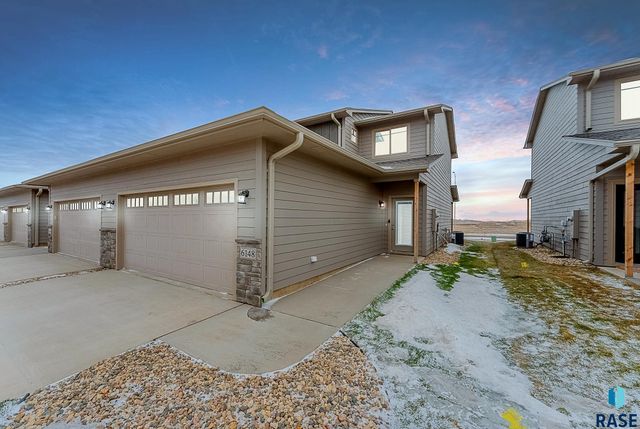 6148 S Bison Pl Place, Sioux Falls, SD 57108