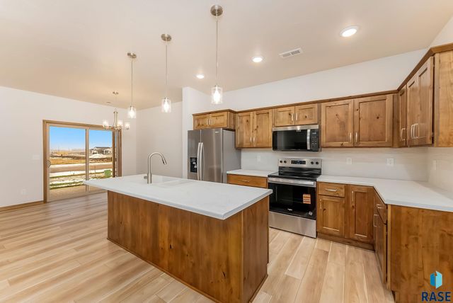 6148 S Bison Pl Place, Sioux Falls, SD 57108