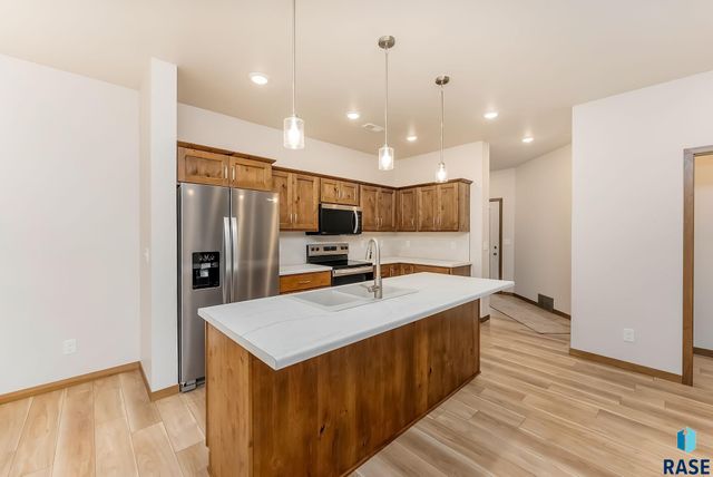 6148 S Bison Pl Place, Sioux Falls, SD 57108