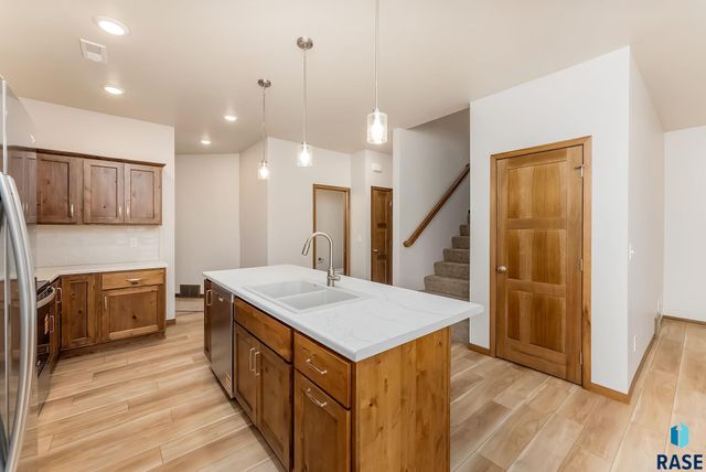 6148 S Bison Pl Place, Sioux Falls, SD 57108