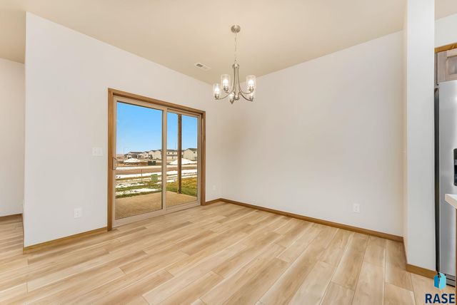 6148 S Bison Pl Place, Sioux Falls, SD 57108