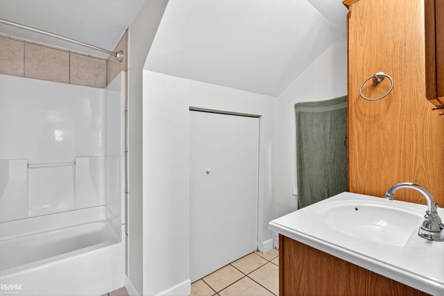 711 Smith Street, Algonac, MI 48001