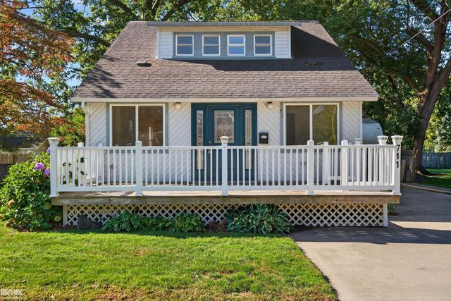 711 Smith Street, Algonac, MI 48001
