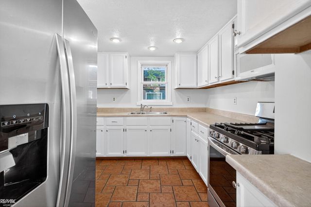 711 Smith Street, Algonac, MI 48001
