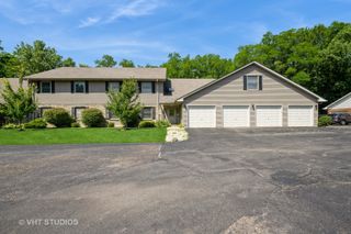 1667 W Beach Road 1667, Waukegan, IL 60087