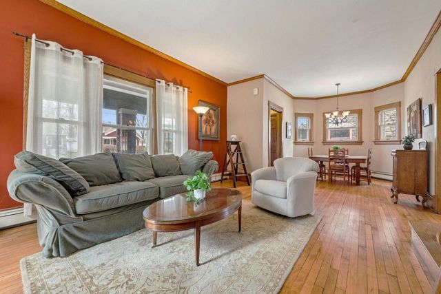 136 Teddy AVENUE, Hartford, WI 53027