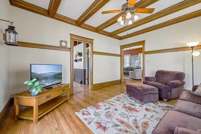 136 Teddy AVENUE, Hartford, WI 53027