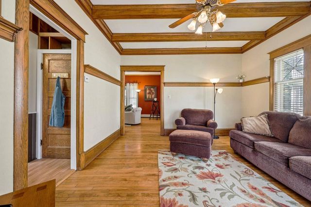 136 Teddy AVENUE, Hartford, WI 53027
