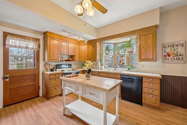 136 Teddy AVENUE, Hartford, WI 53027