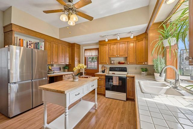 136 Teddy AVENUE, Hartford, WI 53027