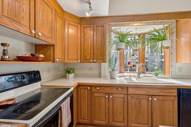136 Teddy AVENUE, Hartford, WI 53027