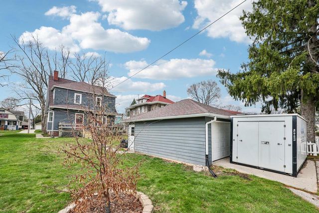 136 Teddy AVENUE, Hartford, WI 53027