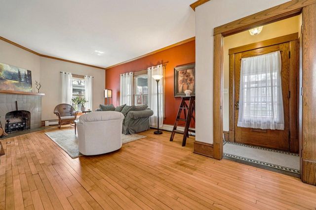 136 Teddy AVENUE, Hartford, WI 53027