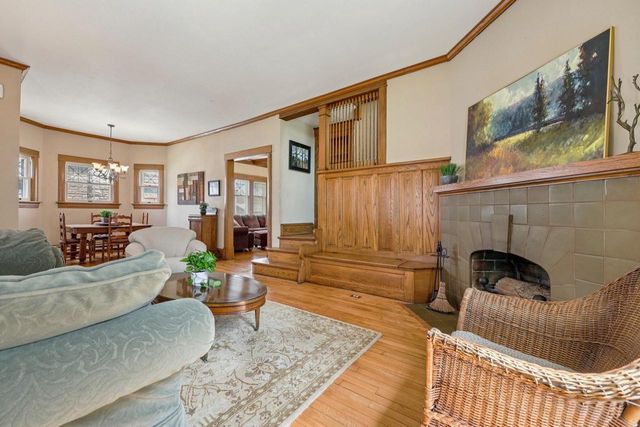 136 Teddy AVENUE, Hartford, WI 53027