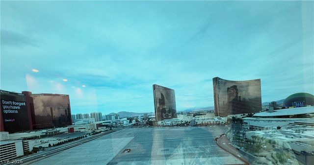 2000 North Fashion Show Drive 2309, Las Vegas, NV 89109