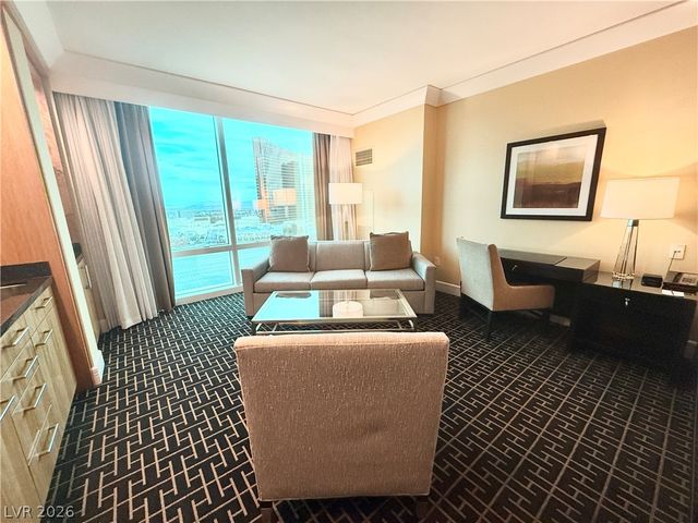 2000 North Fashion Show Drive 2309, Las Vegas, NV 89109